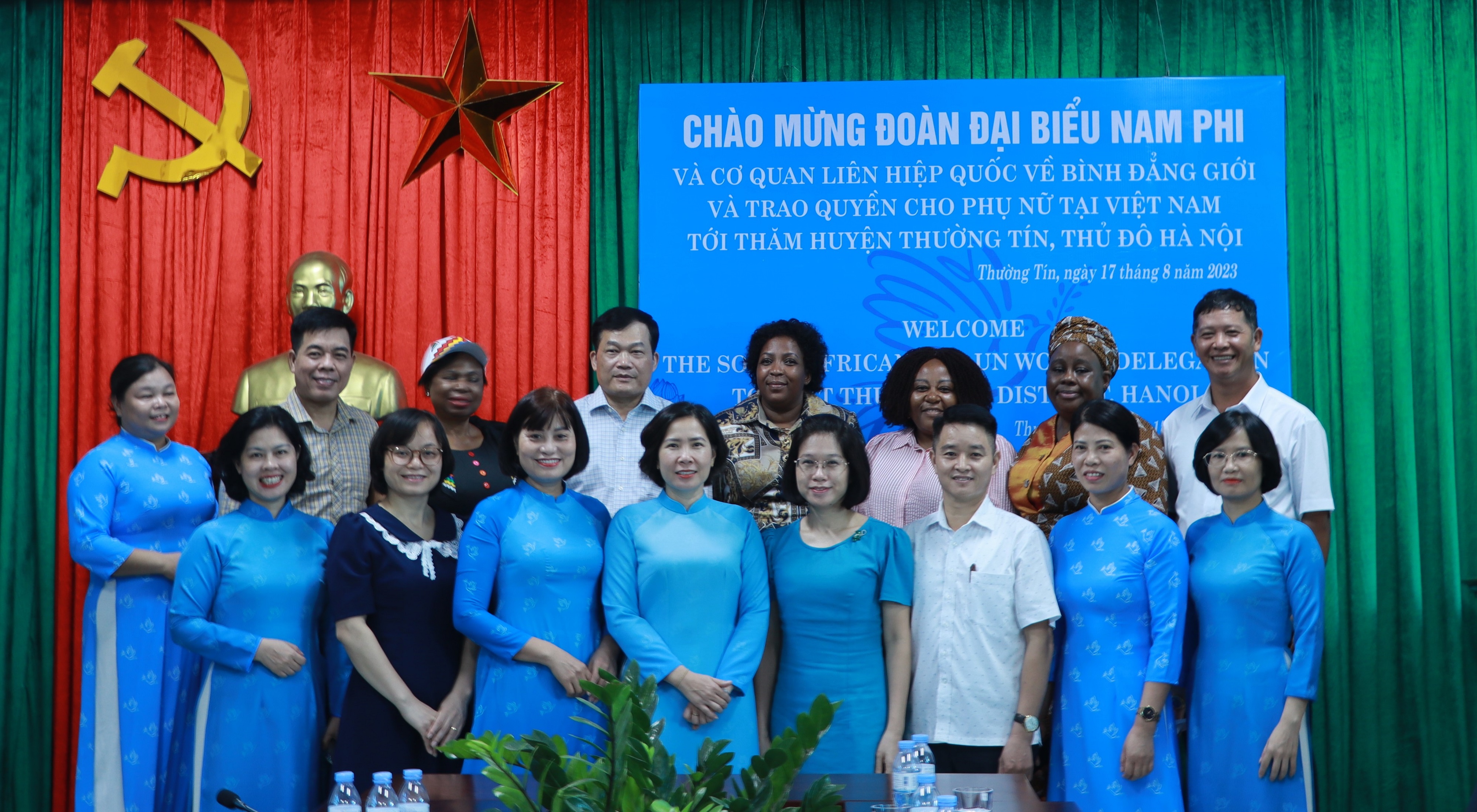 Đoàn đại biểu Nam Phi thăm và làm việc tại huyện Thường Tín, TP Hà Nội - ảnh 1
