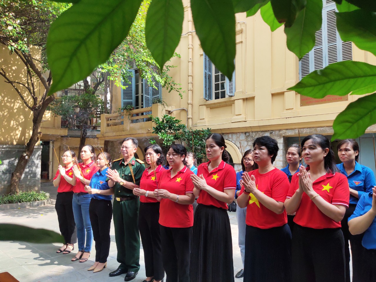 Giáo dục truyền thống cho đảng viên, đoàn viên qua các “địa chỉ đỏ“ cách mạng - ảnh 7