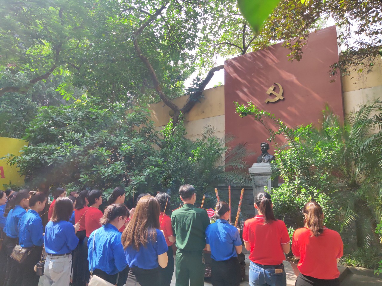 Giáo dục truyền thống cho đảng viên, đoàn viên qua các “địa chỉ đỏ“ cách mạng - ảnh 6