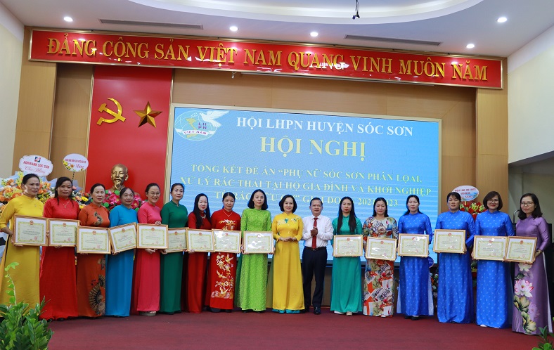Hội LHPN huyện Sóc Sơn: Kết nạp 9 hội viên danh dự là nam giới - ảnh 7