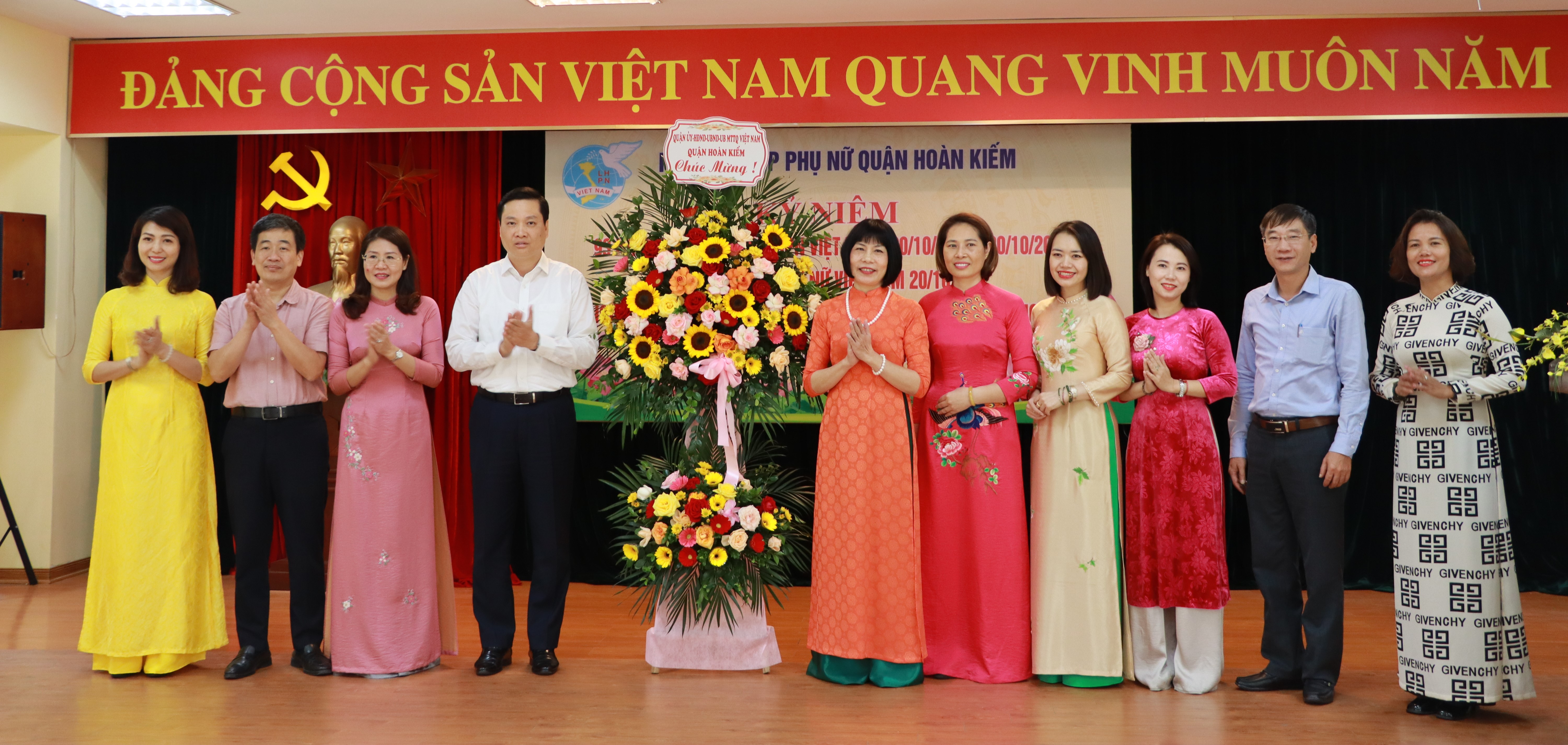 Sôi nổi Ngày hội Phụ nữ Hoàn Kiếm sáng tạo khởi nghiệp năm 2023 - ảnh 2