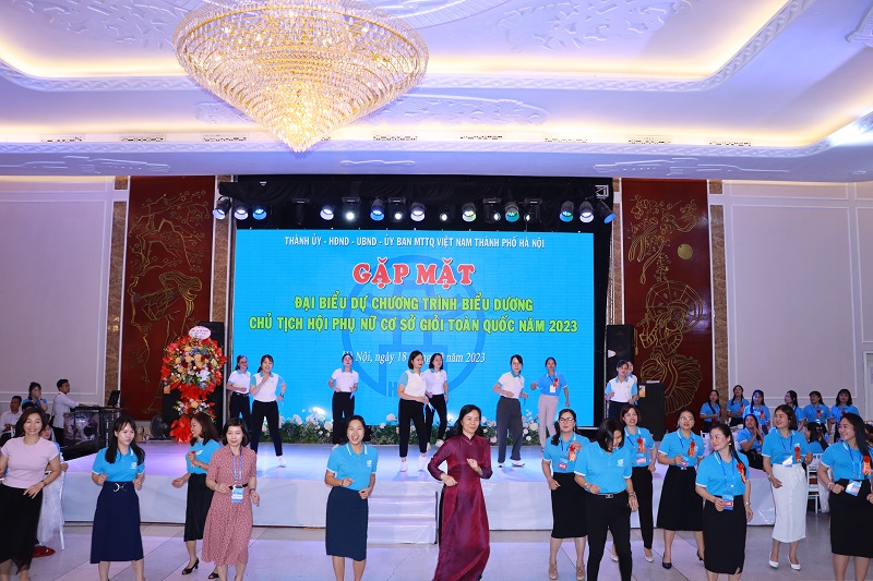 Gặp mặt đại biểu dự Chương trình Biểu dương Chủ tịch Hội Phụ nữ cơ sở giỏi toàn quốc năm 2023 - ảnh 6