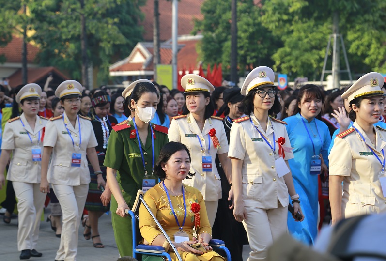 Đoàn Đại biểu Chủ tịch Hội Phụ nữ cơ sở giỏi toàn quốc báo công dâng Bác - ảnh 6