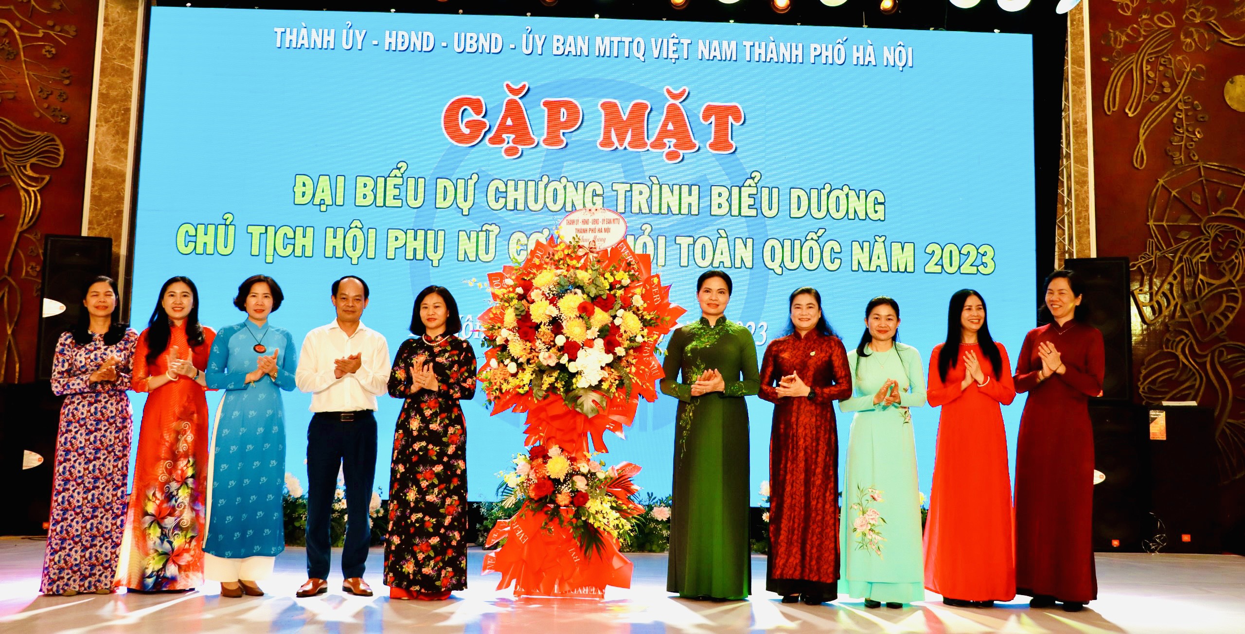 Gặp mặt đại biểu dự Chương trình Biểu dương Chủ tịch Hội Phụ nữ cơ sở giỏi toàn quốc năm 2023 - ảnh 1
