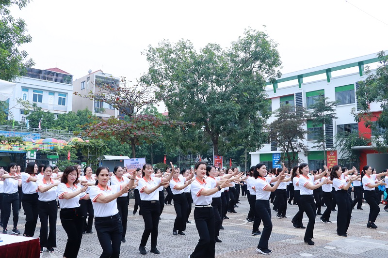 Hội LHPN quận Long Biên: Chung tay hành động phòng chống bạo lực, xâm hại phụ nữ, trẻ em - ảnh 10