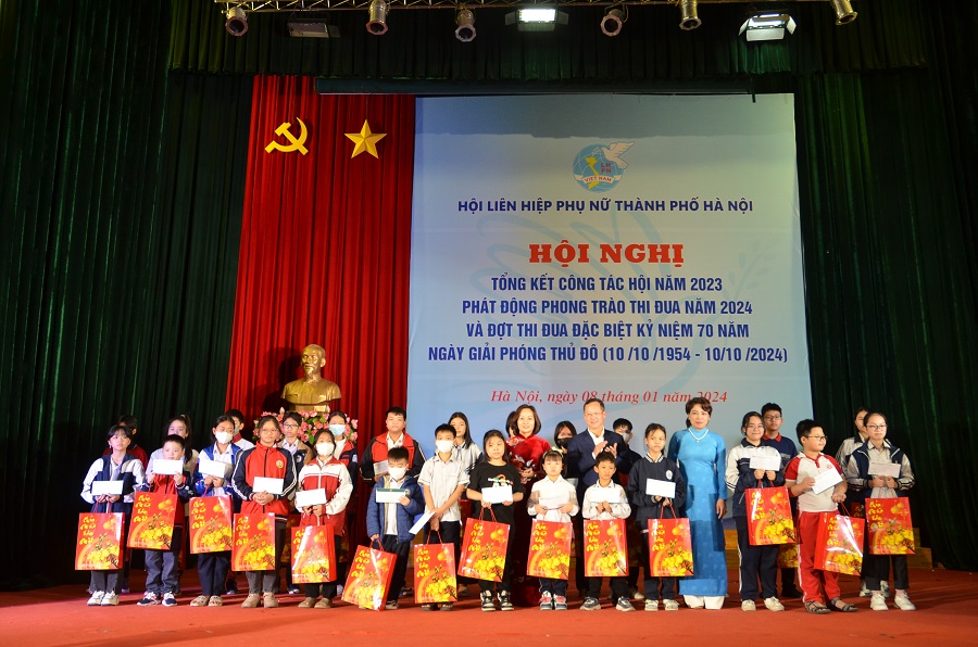 Phụ nữ Thủ đô tăng cường ứng dụng công nghệ thông tin trong hoạt động Hội - ảnh 11