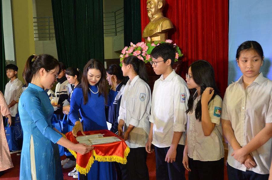 Phụ nữ Thủ đô tăng cường ứng dụng công nghệ thông tin trong hoạt động Hội - ảnh 12
