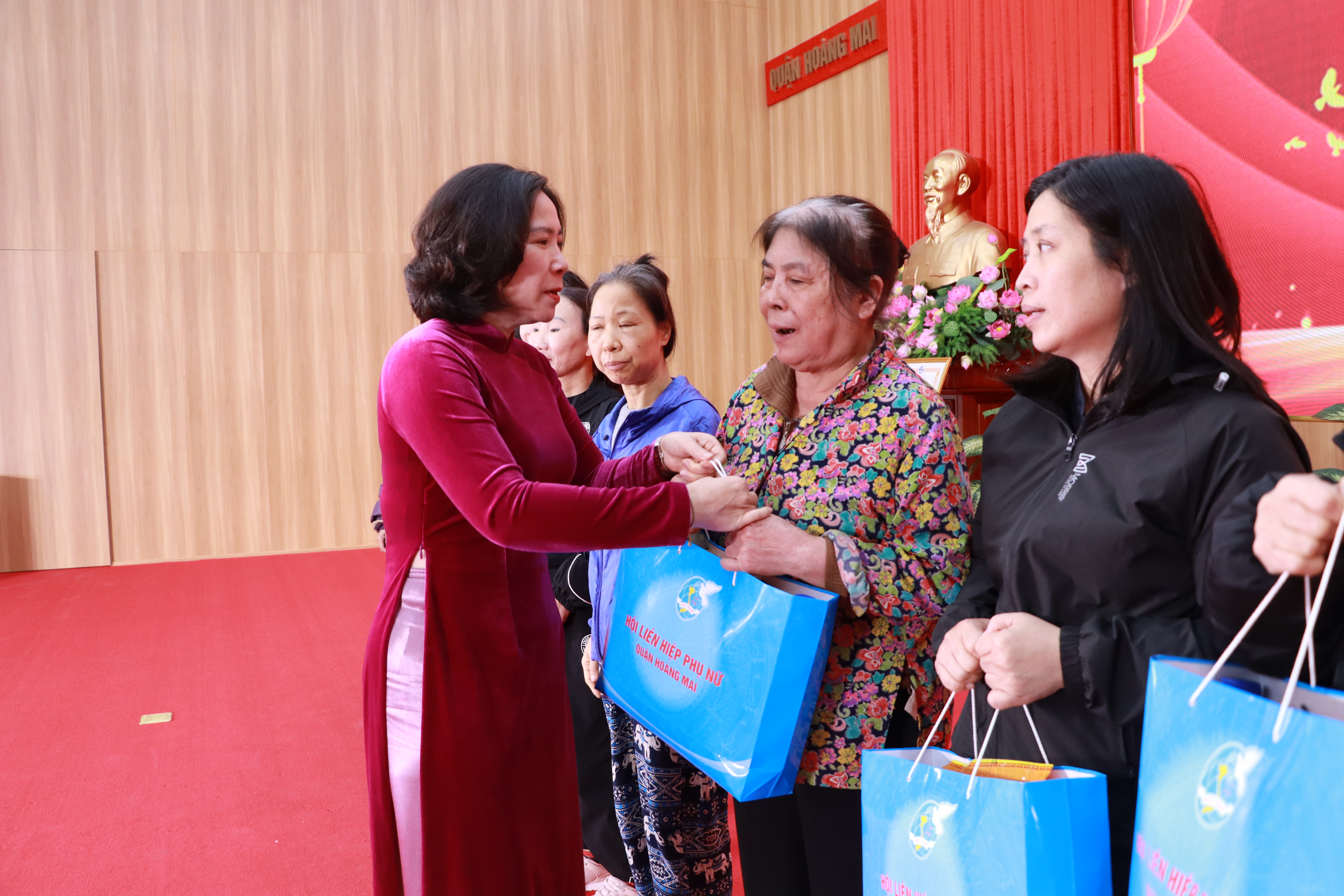 Phụ nữ Hoàng Mai đoàn kết, sáng tạo tăng cường ứng dụng công nghệ thông tin trong hoạt động Hội - ảnh 7