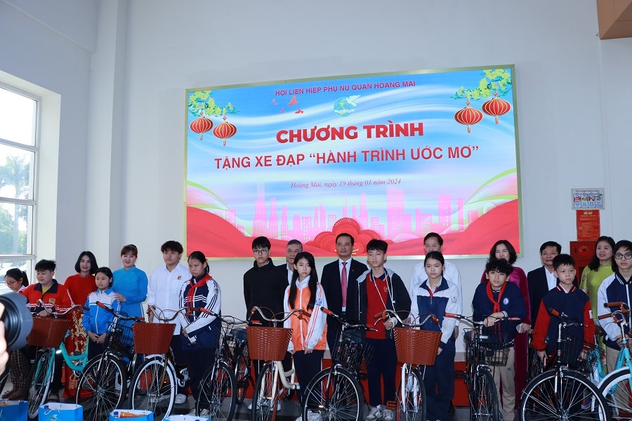 Phụ nữ Hoàng Mai đoàn kết, sáng tạo tăng cường ứng dụng công nghệ thông tin trong hoạt động Hội - ảnh 11