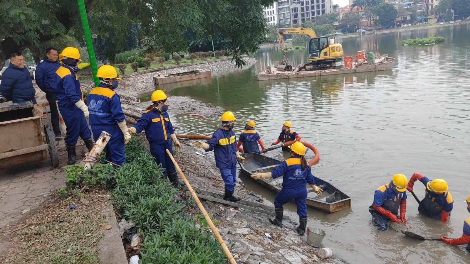 Những người làm đẹp Thủ đô trong những ngày giá rét - ảnh 2