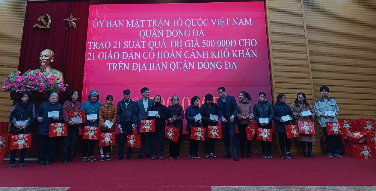 Hội LHPN quận Đống Đa trao gần 200 suất quà Tết cho phụ nữ, trẻ em có hoàn cảnh khó khăn - ảnh 3