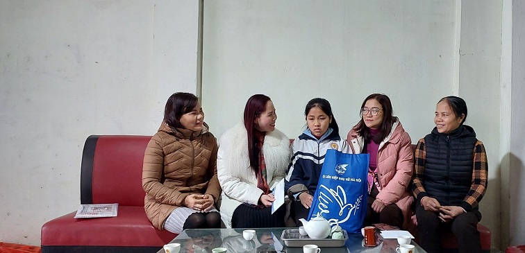 Thăm, tặng quà cho trẻ em mồ côi và phụ nữ có hoàn cảnh khó khăn nhân dịp Tết Nguyên đán Giáp Thìn 2024  - ảnh 1