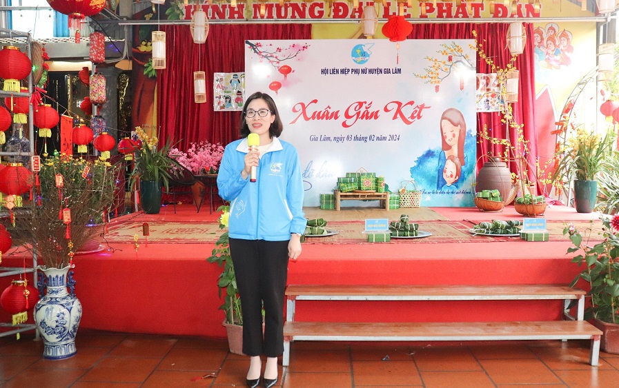 Ấm áp chương trình “Mẹ đỡ đầu - Xuân gắn kết“ - ảnh 1