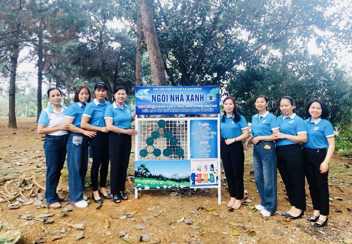 Hội LHPN thị xã Sơn Tây: Ra mắt mô hình “Ngôi nhà xanh“ - ảnh 1