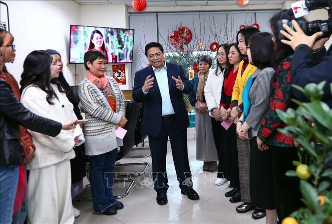Thủ tướng Chính phủ kiểm tra công tác ứng trực và chúc Tết cán bộ, phóng viên các cơ quan thông tấn, báo chí - ảnh 2
