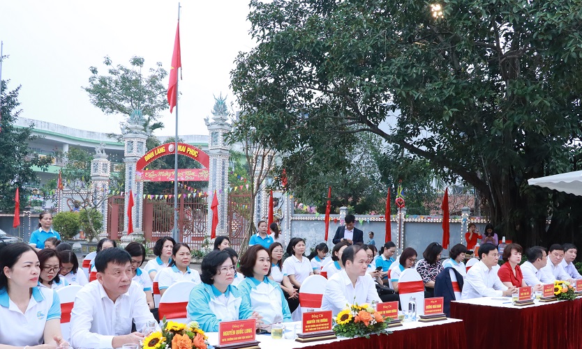 Các cấp Hội Phụ nữ quận Long Biên phấn đấu trồng gần 800 cây xanh, cây hoa và cây ăn trái - ảnh 1