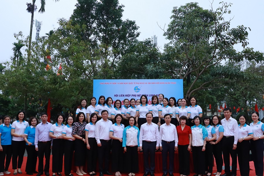 Các cấp Hội Phụ nữ quận Long Biên phấn đấu trồng gần 800 cây xanh, cây hoa và cây ăn trái - ảnh 11