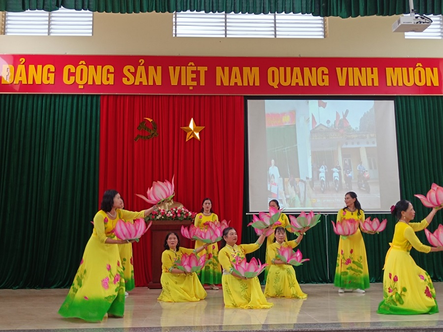Các cấp Hội Phụ nữ huyện Thanh Trì phấn đấu trồng 250 cây xanh, cây ăn trái - ảnh 11