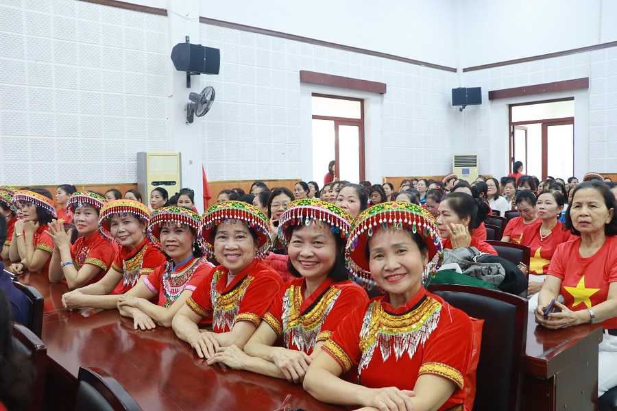 Quận Long Biên: “Cán bộ, hội viên phụ nữ chúng tôi rất vui, phấn khởi đến với ngày hội!“ - ảnh 4