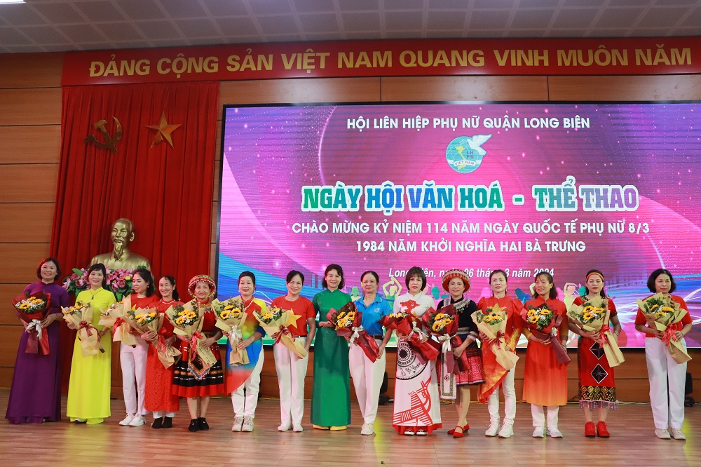 Quận Long Biên: “Cán bộ, hội viên phụ nữ chúng tôi rất vui, phấn khởi đến với ngày hội!“ - ảnh 5