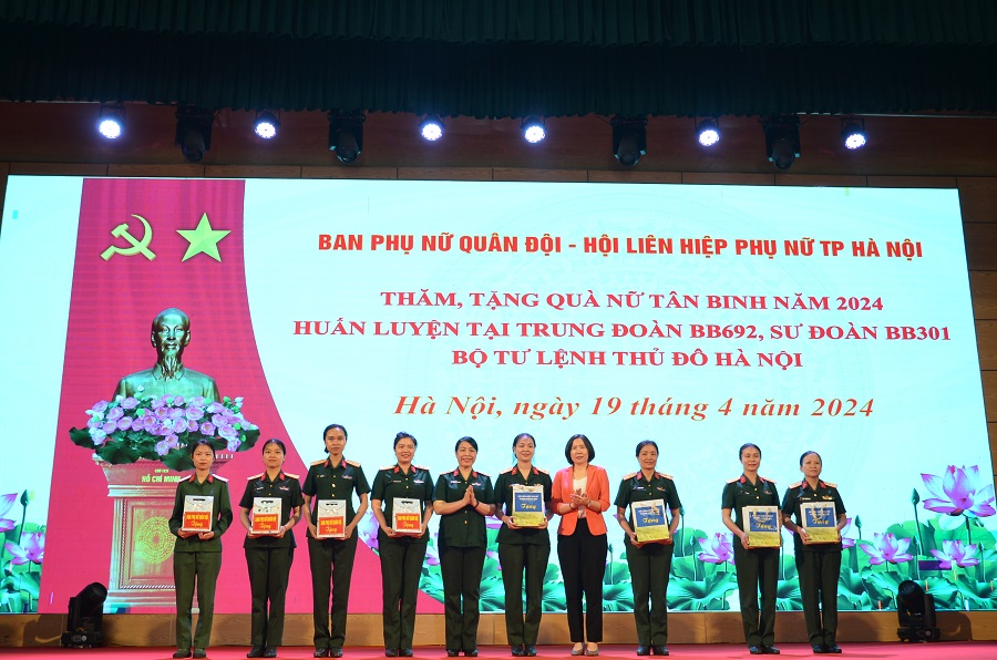Môi trường quân đội sẽ là trường học lớn để các nữ tân binh rèn luyện, phát huy năng lực, phẩm chất - ảnh 7