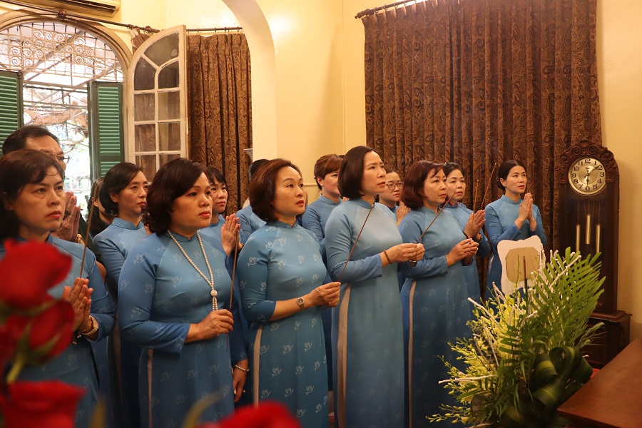 Hội LHPN Hà Nội dâng hương tượng đài Bắc Sơn và tưởng niệm Đại tướng Võ Nguyên Giáp - ảnh 5