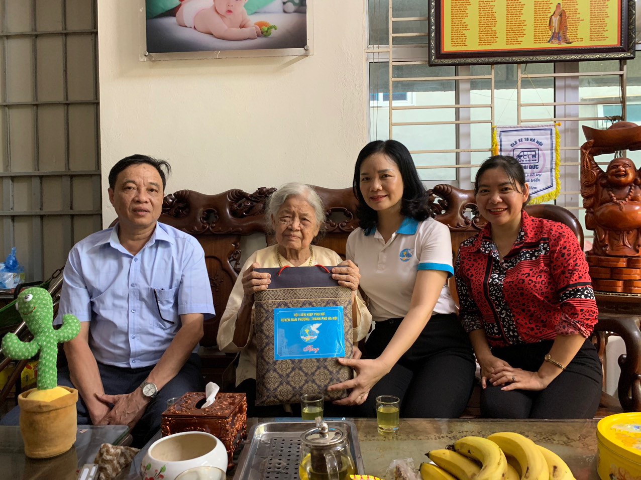 Hội LHPN huyện Đan Phượng thăm hỏi, tri ân các nữ chiến sỹ tham gia chiến dịch Điện Biên Phủ - ảnh 1