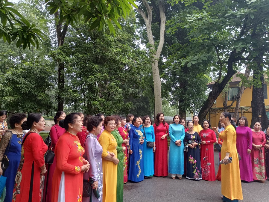 Biểu dương, tôn vinh 50 phụ nữ cao tuổi tiêu biểu của Thủ đô trong phong trào thi đua yêu nước - ảnh 8