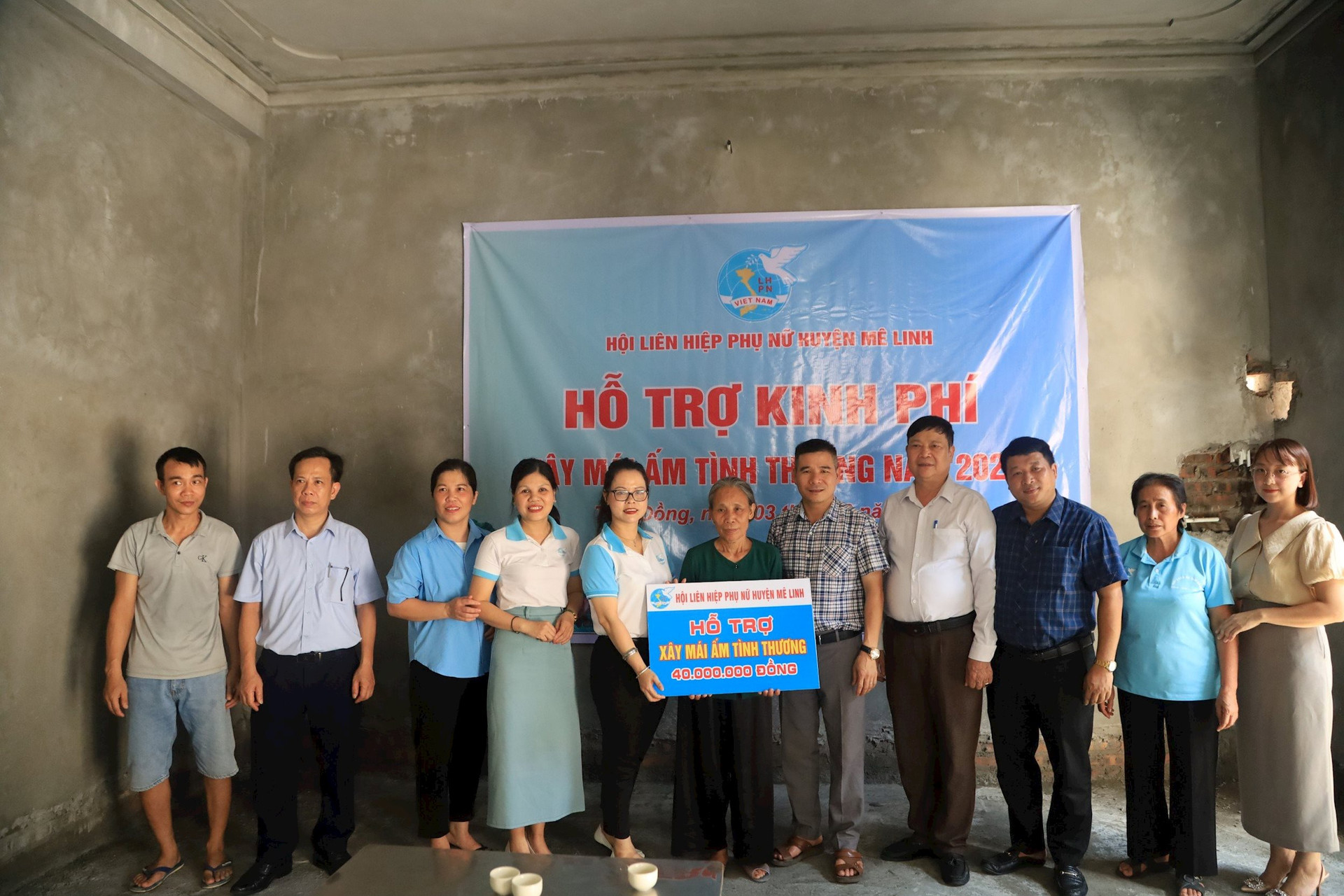 Hội LHPN huyện Mê Linh bàn giao mái ấm tình thương cho phụ nữ khó khăn - ảnh 1