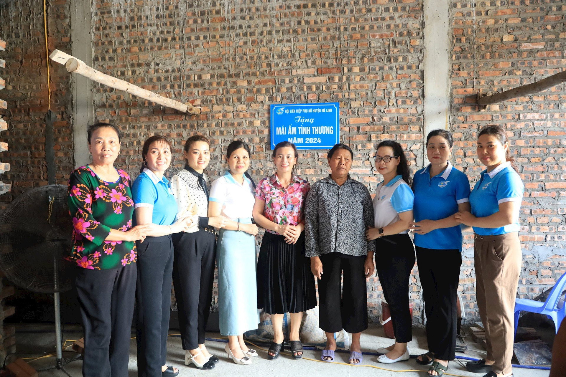 Hội LHPN huyện Mê Linh bàn giao mái ấm tình thương cho phụ nữ khó khăn - ảnh 2