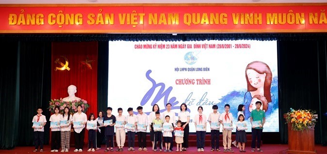 Long Biên: Hỗ trợ trẻ em mồ côi vượt khó vươn lên trong học tập và cuộc sống - ảnh 1