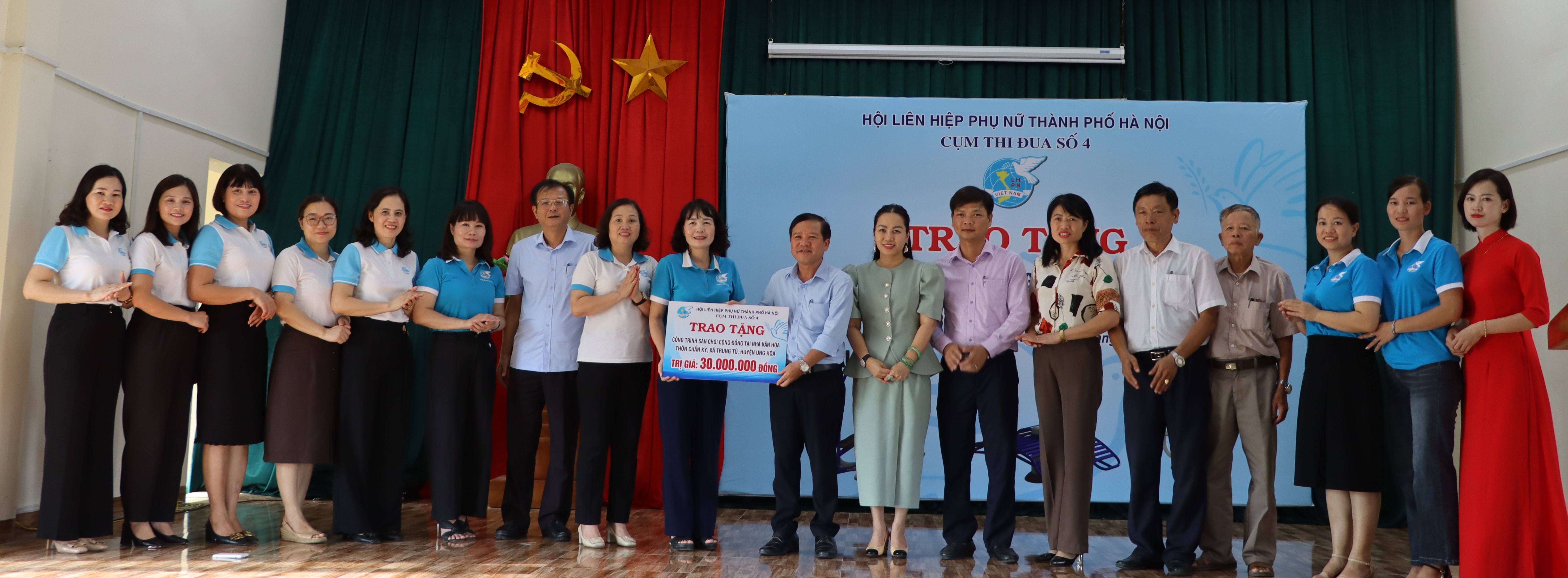 Bàn giao sân chơi cộng đồng chào mừng 70 Giải phóng Thủ đô - ảnh 4