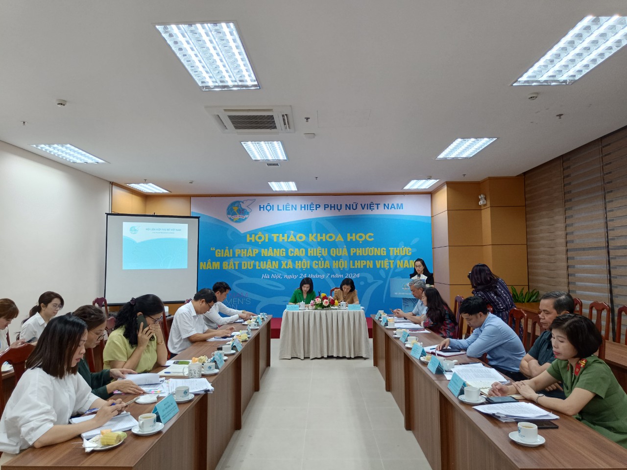 Hội LHPN Hà Nội: Đổi mới phương thức và nâng cao chất lượng công tác nắm bắt tư tưởng, dư luận xã hội - ảnh 2