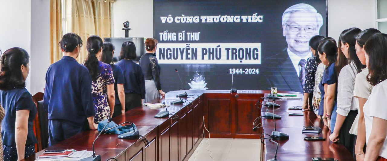 Cán bộ, hội viên phụ nữ Thủ đô thành kính tưởng niệm Tổng Bí thư Nguyễn Phú Trọng - ảnh 1
