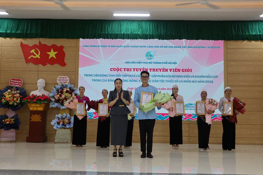 Tuyên truyền, vận động thay đổi “nếp nghĩ, cách làm” tại khu vực dân tộc thiểu số, miền núi huyện Quốc Oai - ảnh 7