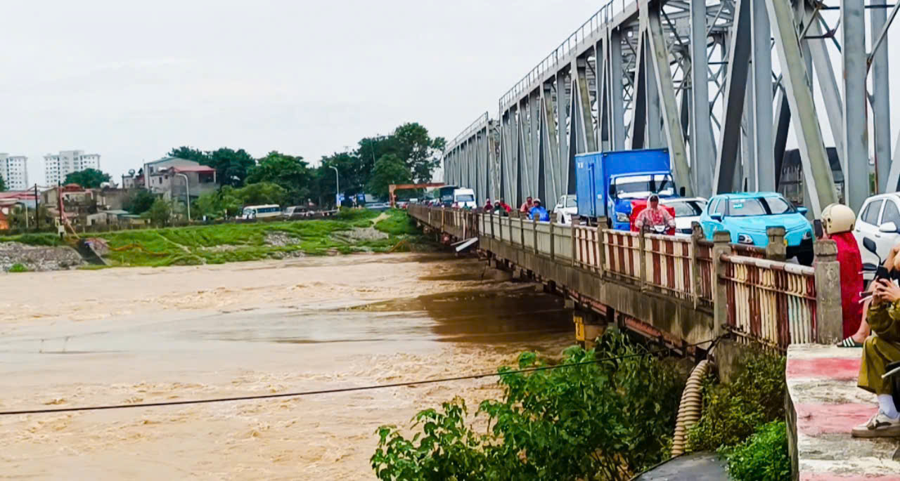 Hà Nội: Báo động lũ cấp 1 trên sông Đuống - ảnh 1