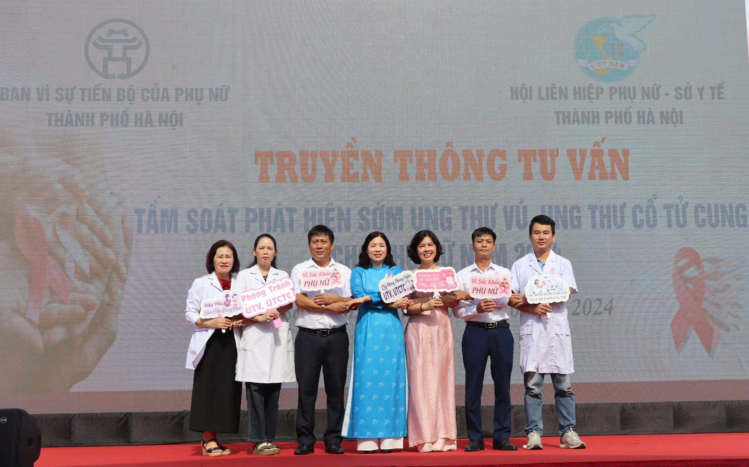 Hội LHPN Hà Nội truyền thông tư vấn tầm soát phát hiện sớm ung thư vú, ung thư cổ tử cung tại huyện Sóc Sơn - ảnh 1