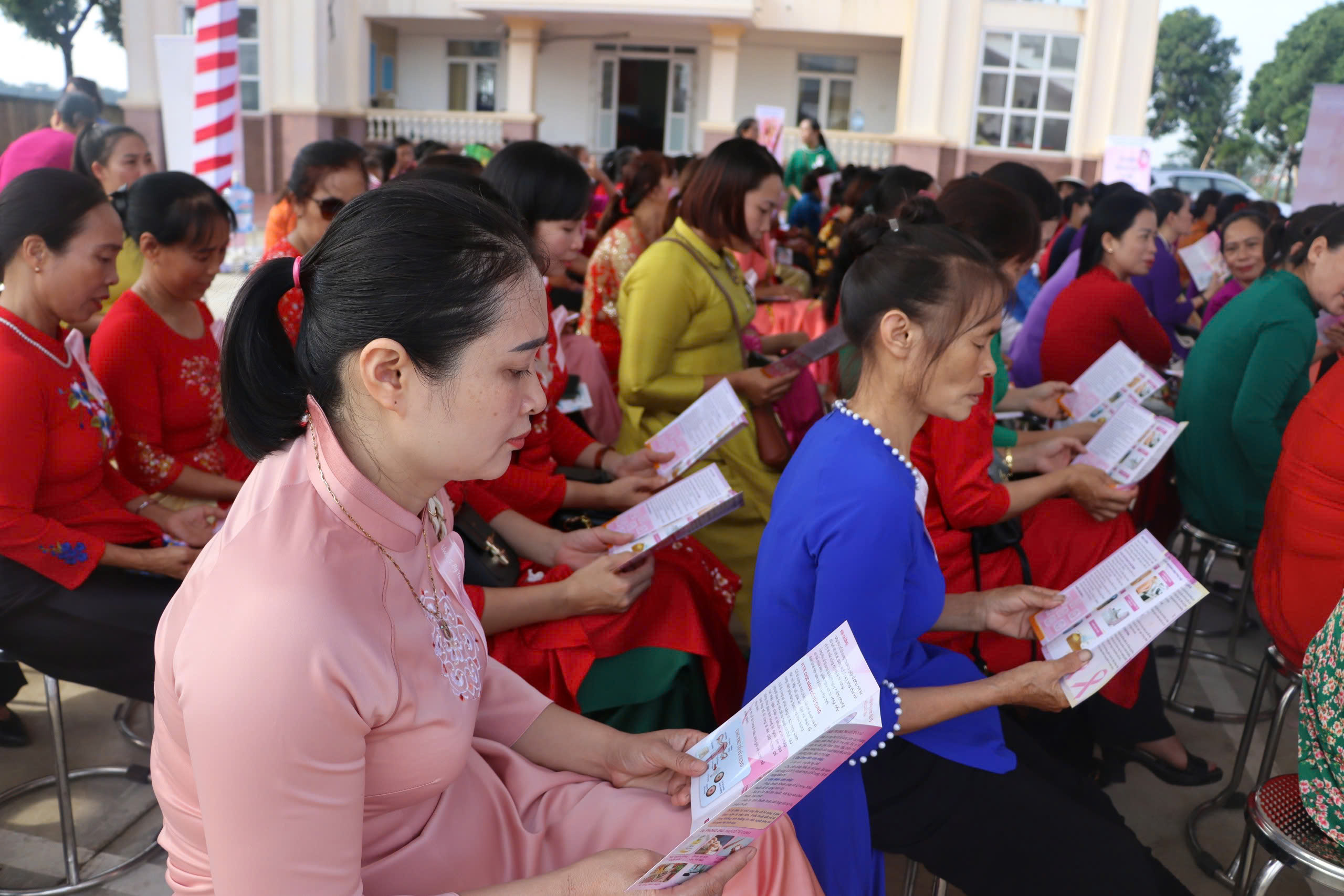 Hội LHPN Hà Nội truyền thông tư vấn tầm soát phát hiện sớm ung thư vú, ung thư cổ tử cung tại huyện Sóc Sơn - ảnh 4