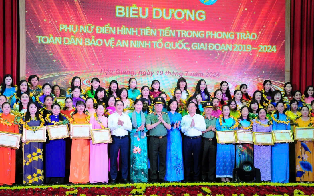 Phụ nữ Hà Nội tích cực tham gia phong trào