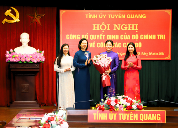 Ủy viên BCH TƯ Đảng, Chủ tịch Hội LHPN Việt Nam Hà Thị Nga giữ chức vụ Bí thư Tỉnh ủy Tuyên Quang - ảnh 4