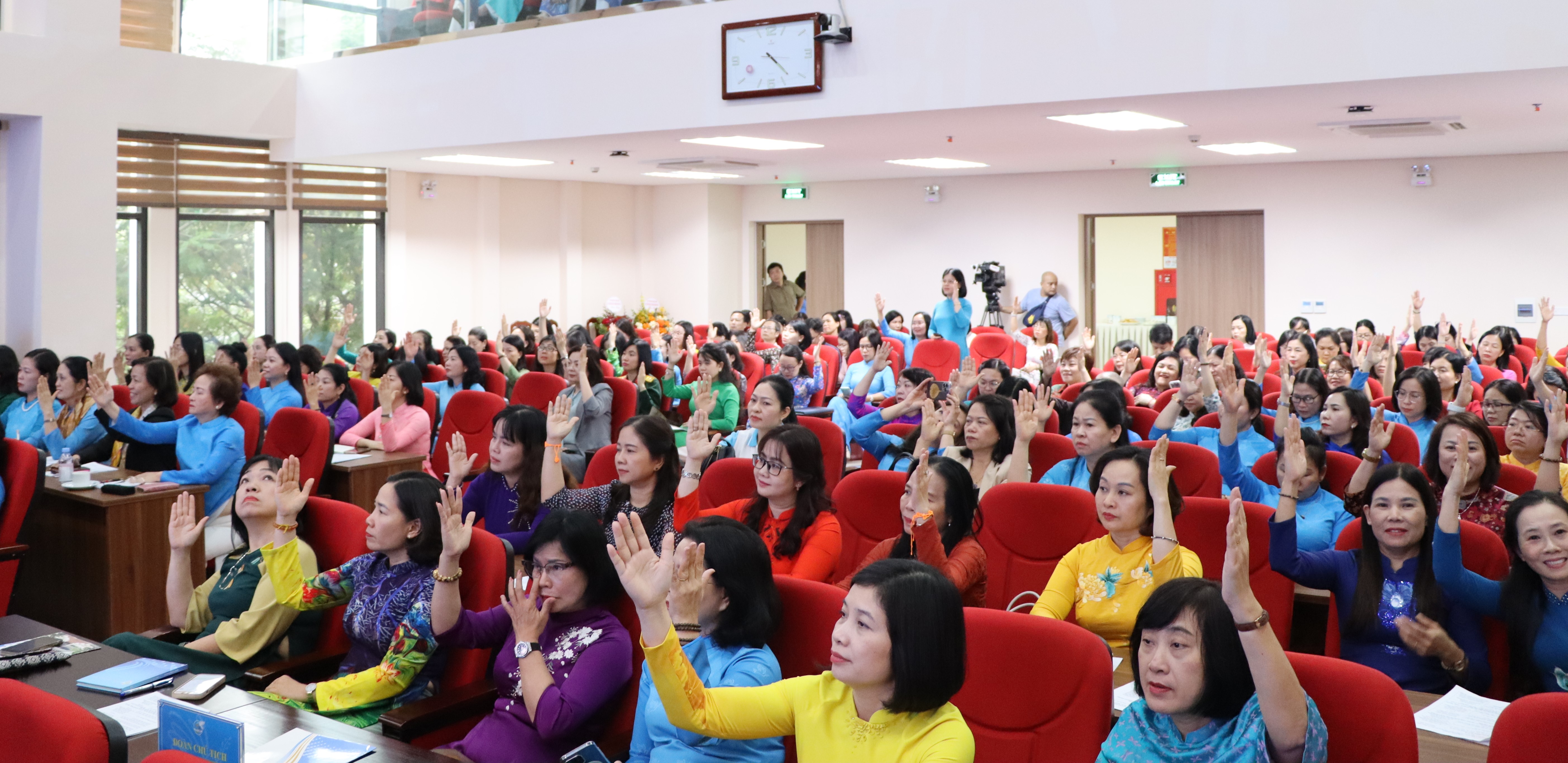 Đồng chí Nguyễn Thị Tuyến được bầu làm Chủ tịch Trung ương Hội LHPN Việt Nam - ảnh 3