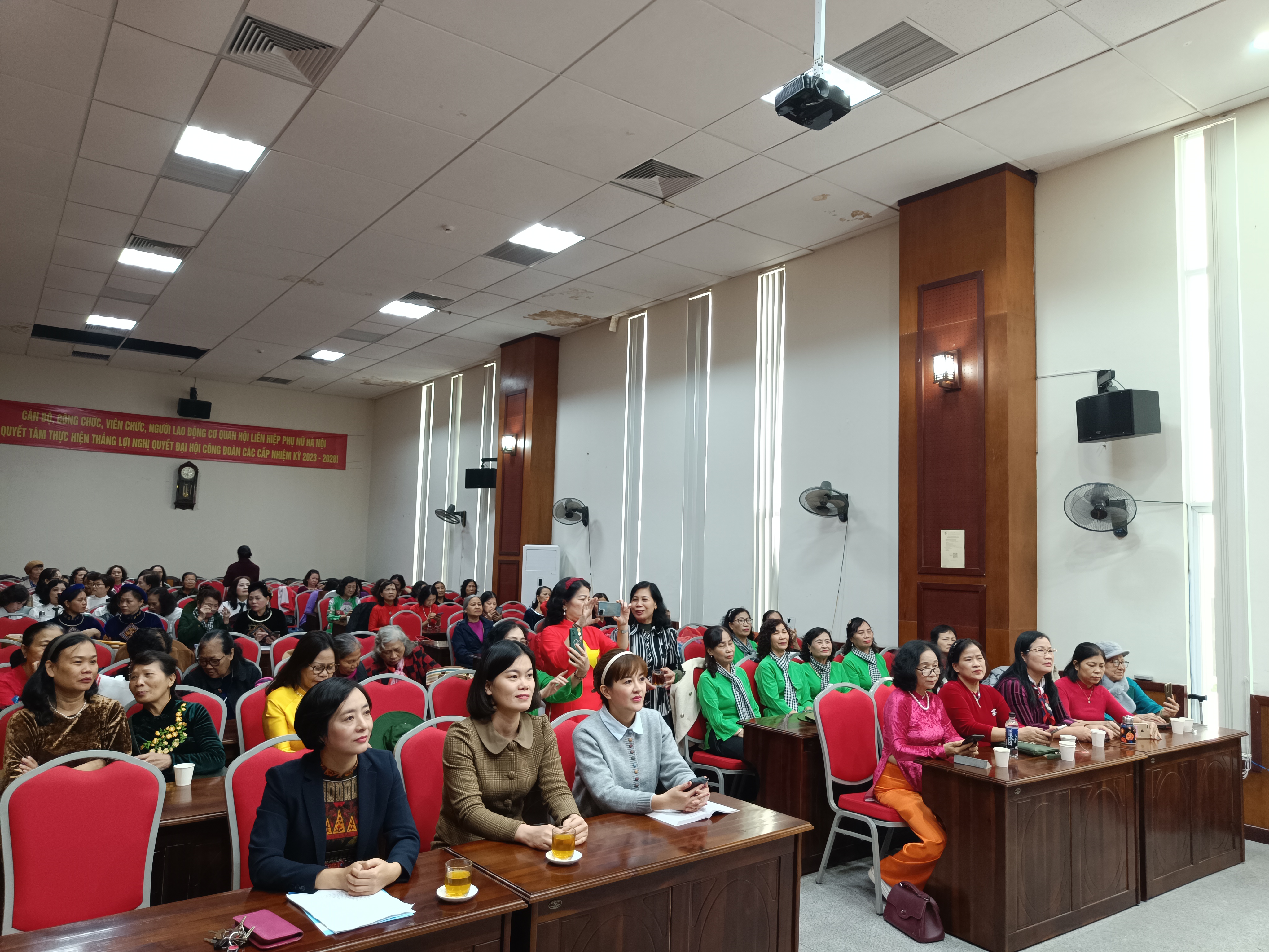 CLB Phụ nữ Thủ đô đổi mới nội dung hoạt động, phát huy truyền thống tốt đẹp của phụ nữ Việt Nam - ảnh 1