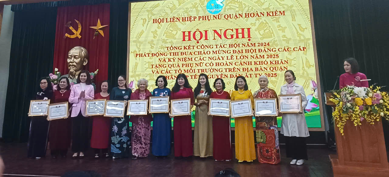 Hội LHPN quận Hoàn Kiếm: 10 dấu ấn/hoạt động nổi bật trong công tác Hội năm 2024 - ảnh 12