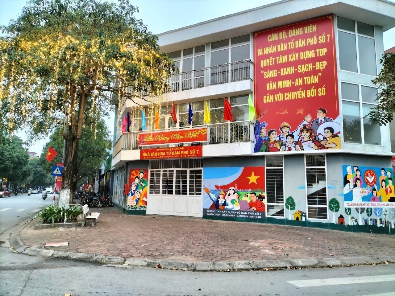 Bà tổ trưởng dân phố gương mẫu luôn “nói đi đôi với làm“ - ảnh 6