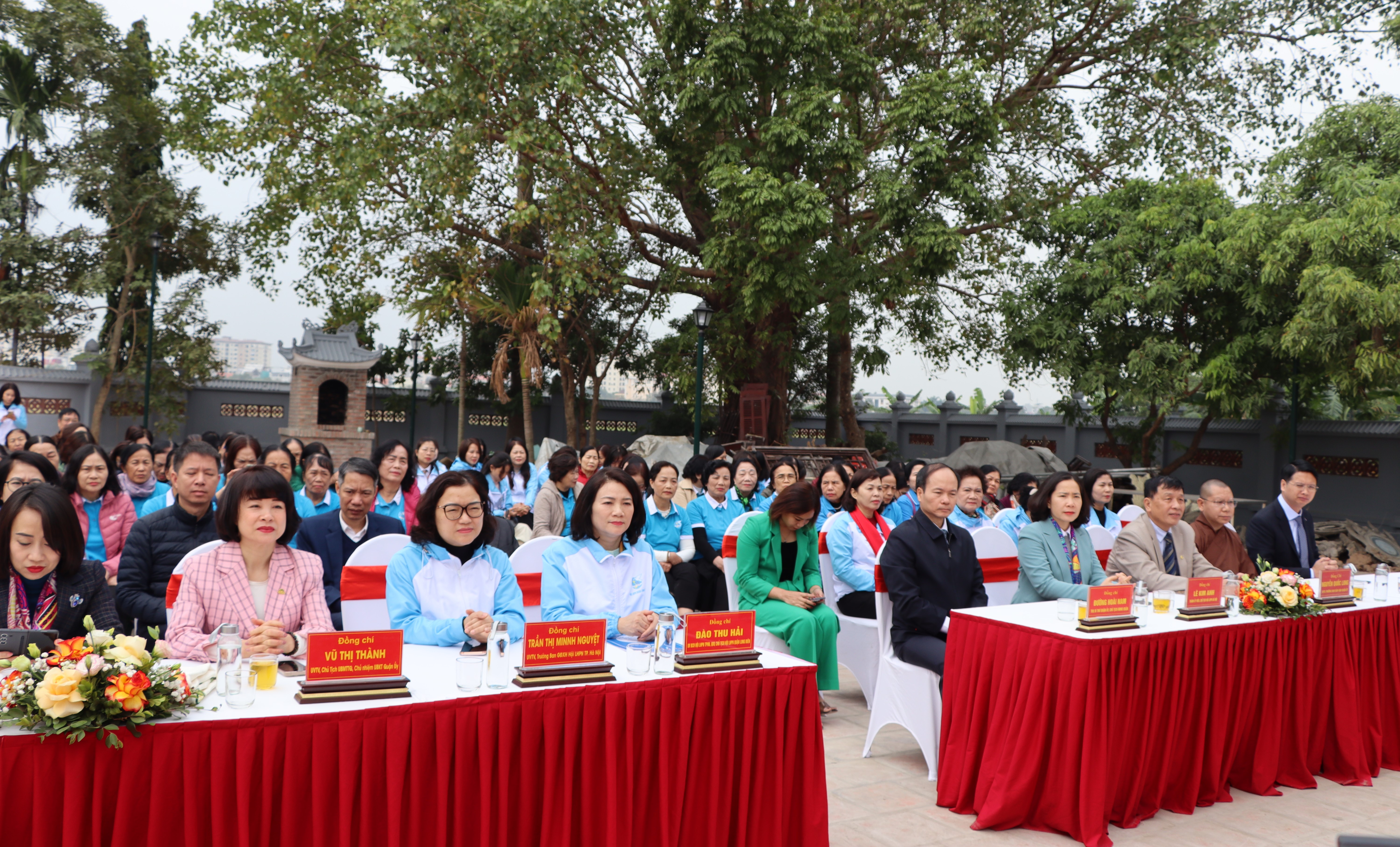 Chủ tịch Hội LHPN Hà Nội Lê Kim Anh dự phát động Tết trồng cây tại quận Long Biên - ảnh 1