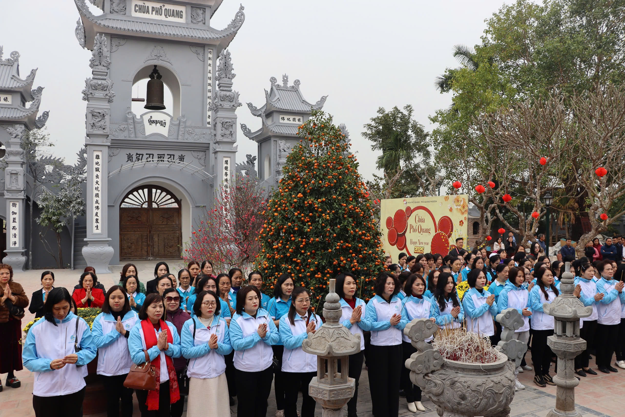 Chủ tịch Hội LHPN Hà Nội Lê Kim Anh dự phát động Tết trồng cây tại quận Long Biên - ảnh 5