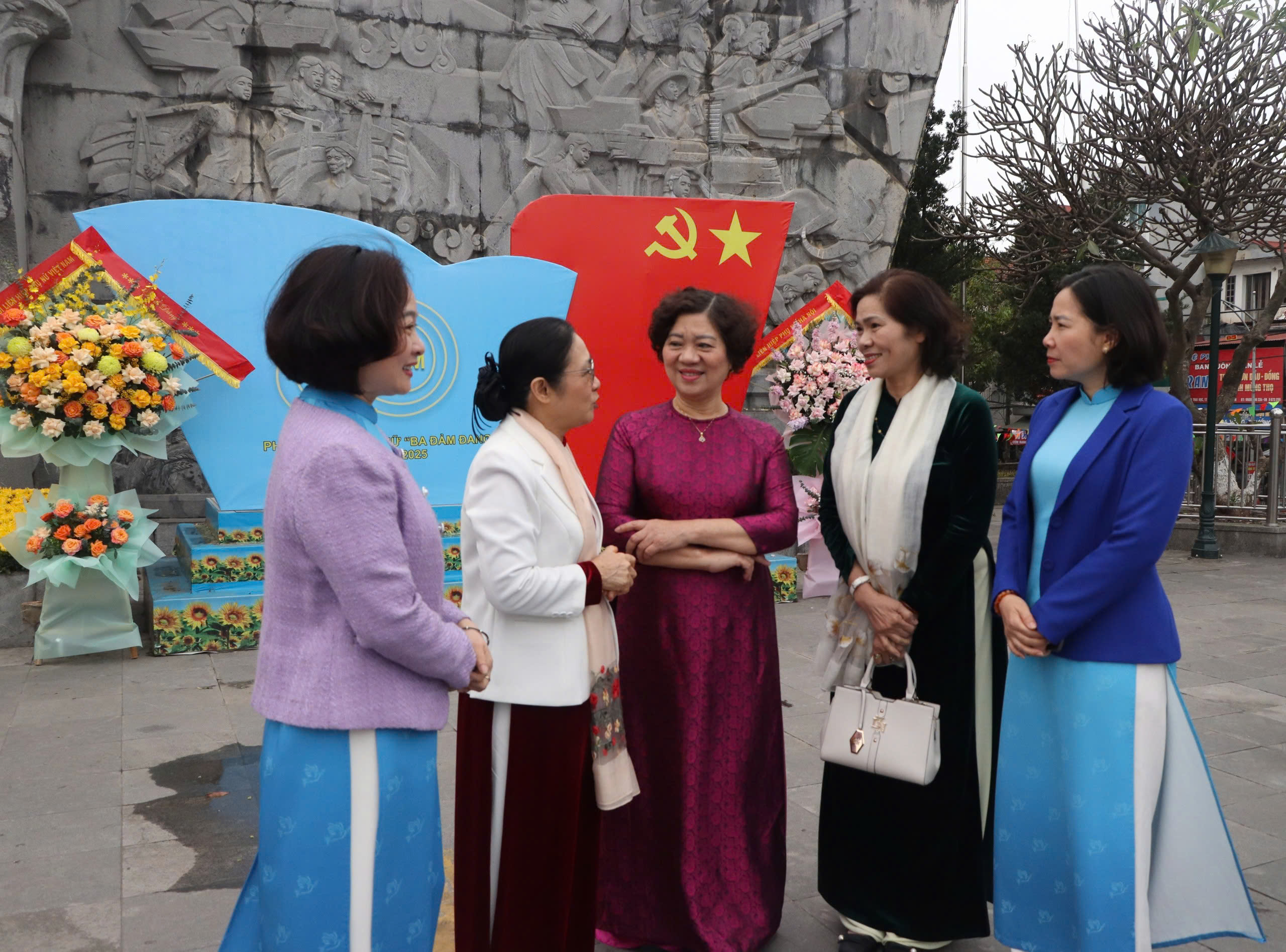 Hình ảnh đẹp của những nhân chứng lịch sử, những người trực tiếp tham gia phong trào phụ nữ “Ba đảm đang” - ảnh 3