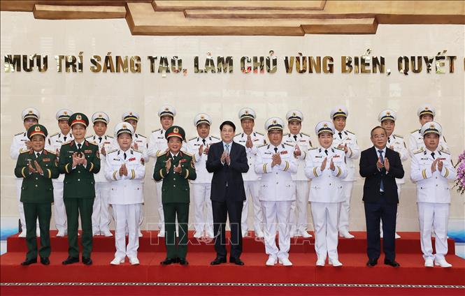 Chủ tịch nước dự Lễ kỷ niệm 70 năm Ngày thành lập Hải quân nhân dân Việt Nam - ảnh 8