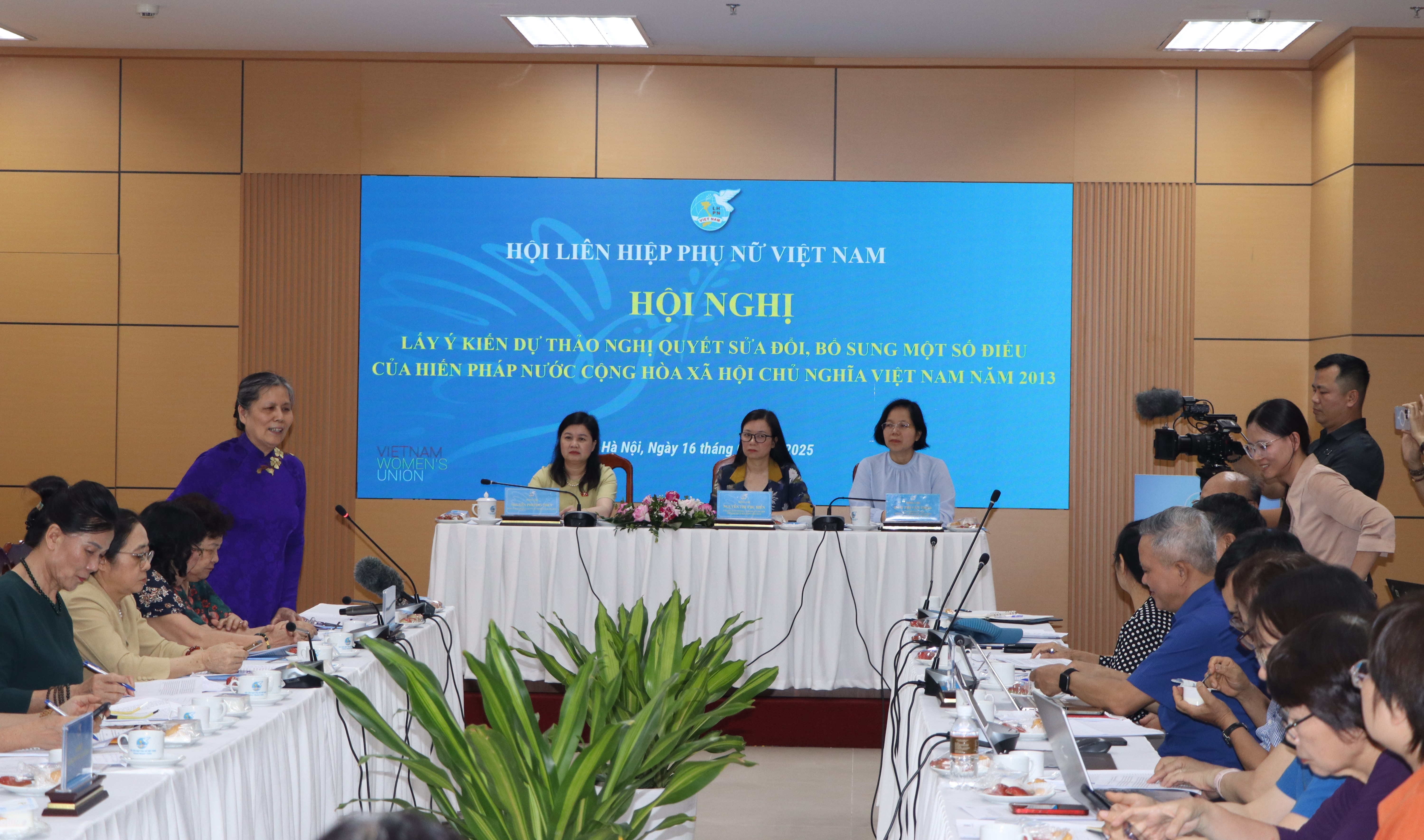 Hội LHPN Việt Nam: Lấy ý kiến dự thảo Nghị quyết sửa đổi, bổ sung một số điều của Hiến pháp năm 2013 - ảnh 1