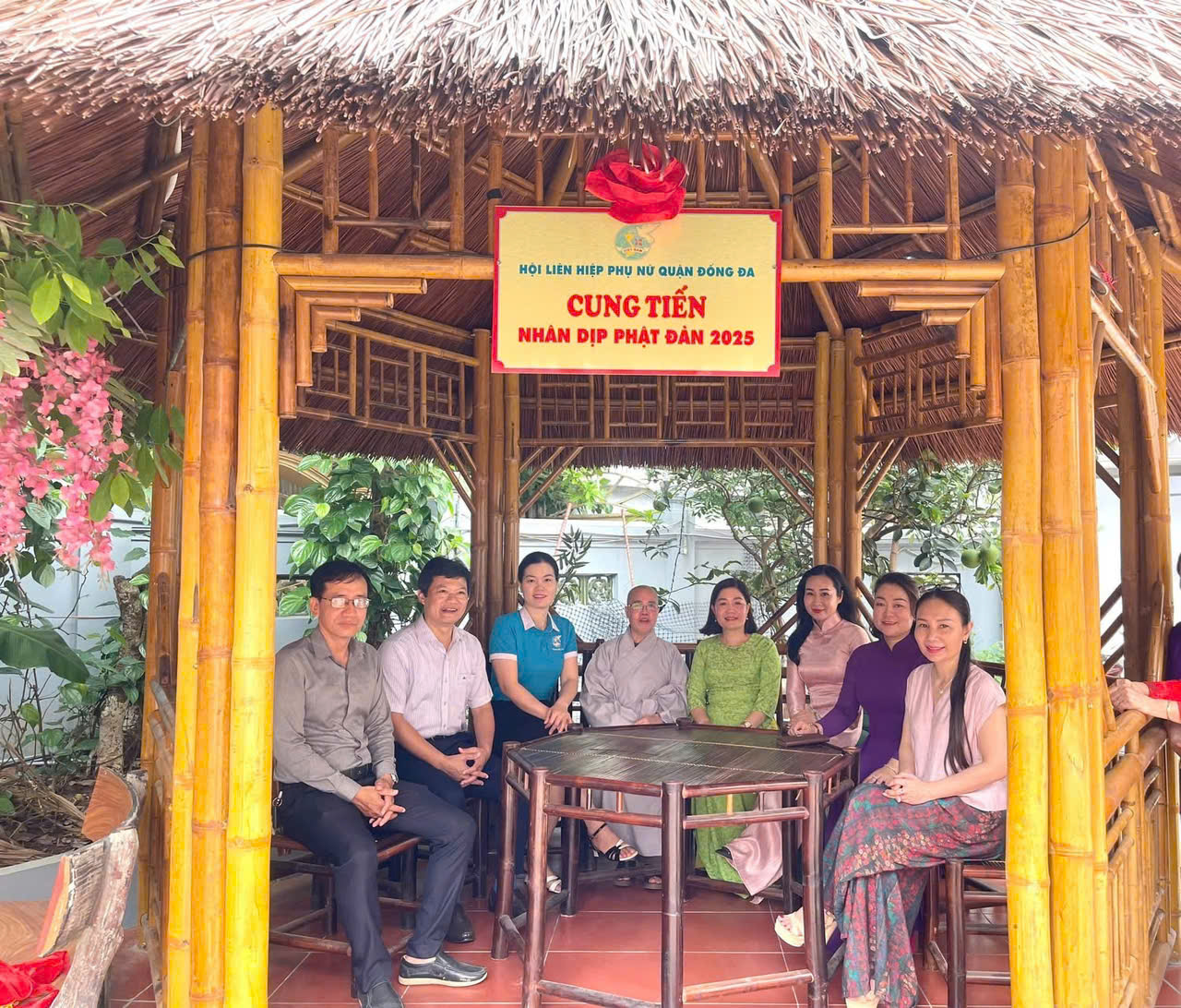 Hội LHPN quận Đống Đa: Bàn giao công trình “Chòi tre lục giác” chùa Huy Văn, phường Văn Chương - ảnh 3